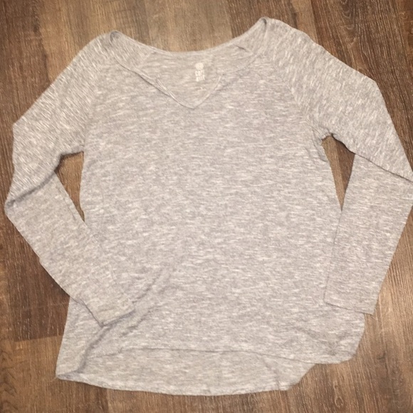 Soft long sleeve! - Picture 2 of 2
